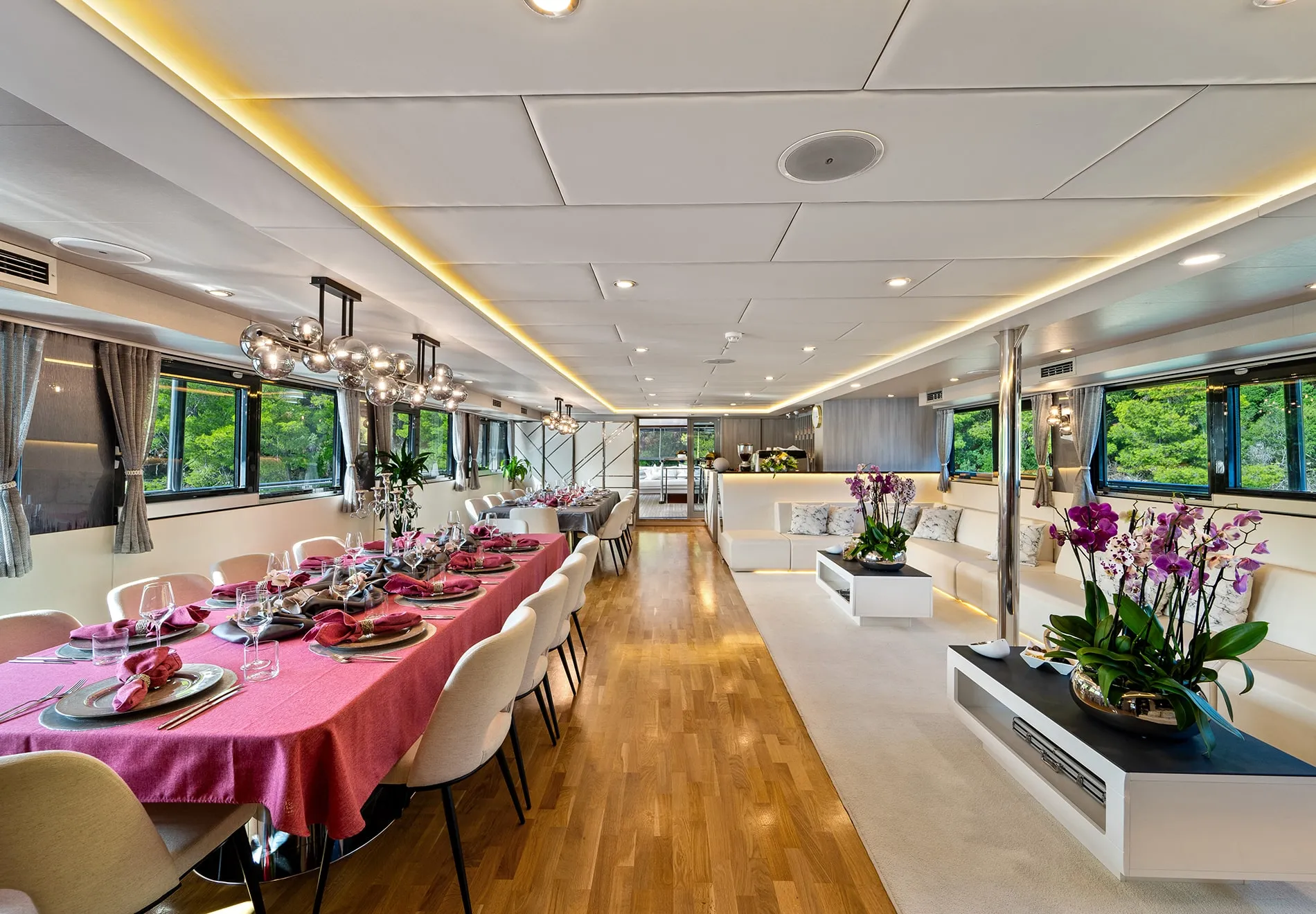 Modern yachts are moving away from generic lighting setups, instead opting for personalized lighting systems that reflect the owner’s unique s