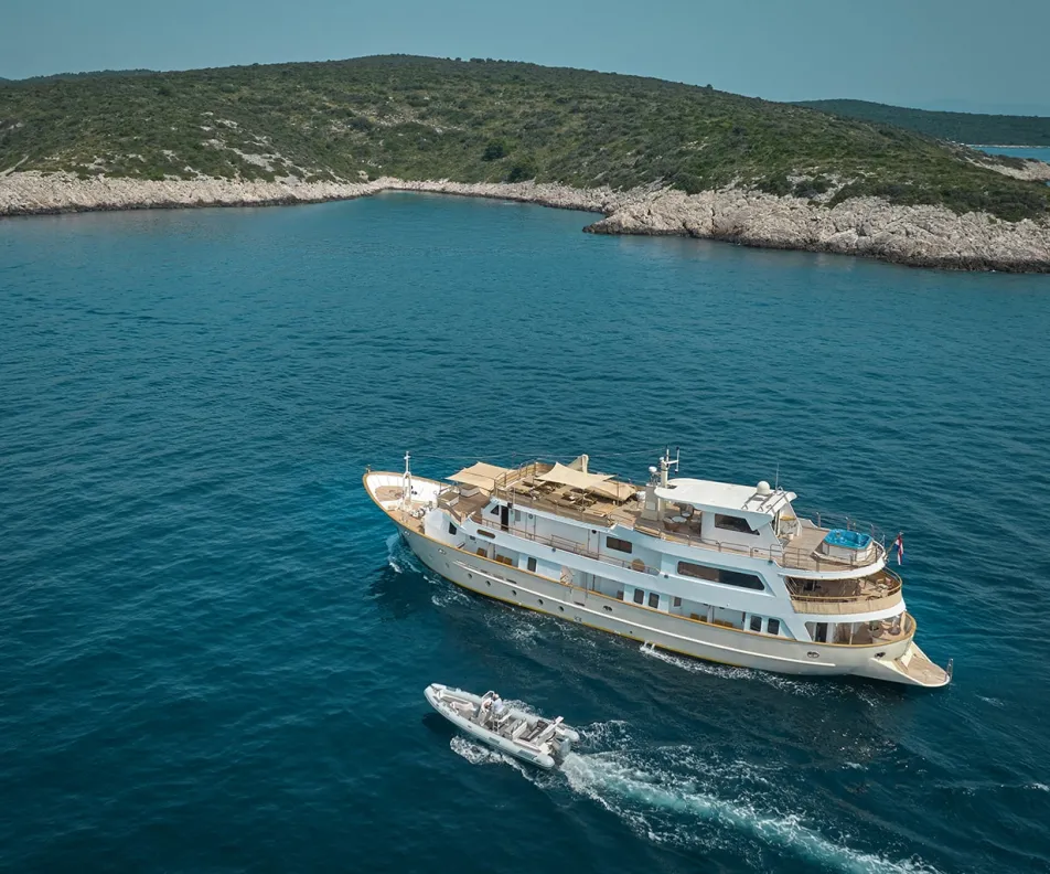 LA PERLA Cruising