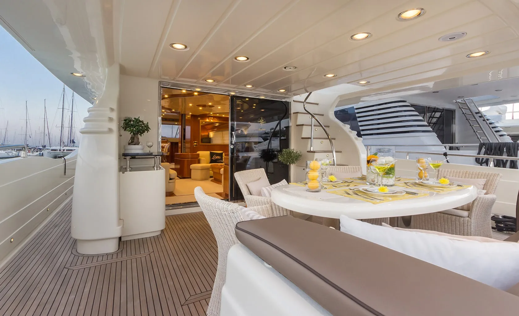 AMORAKI Aft deck