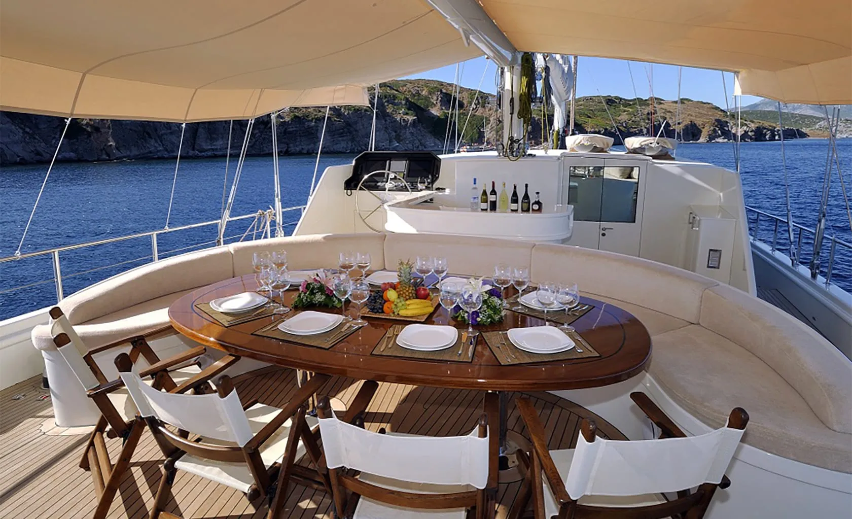 DOLCE MARE Aft deck