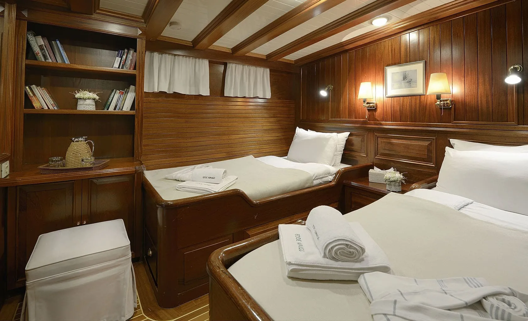 ECCE NAVIGO Twin cabin