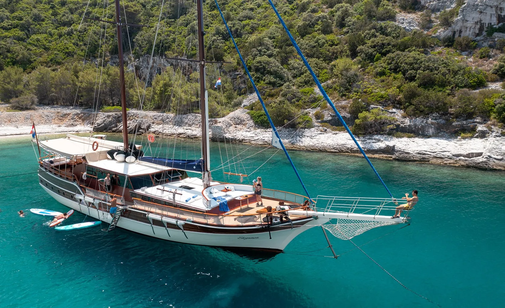 ELEGANZA Anchored