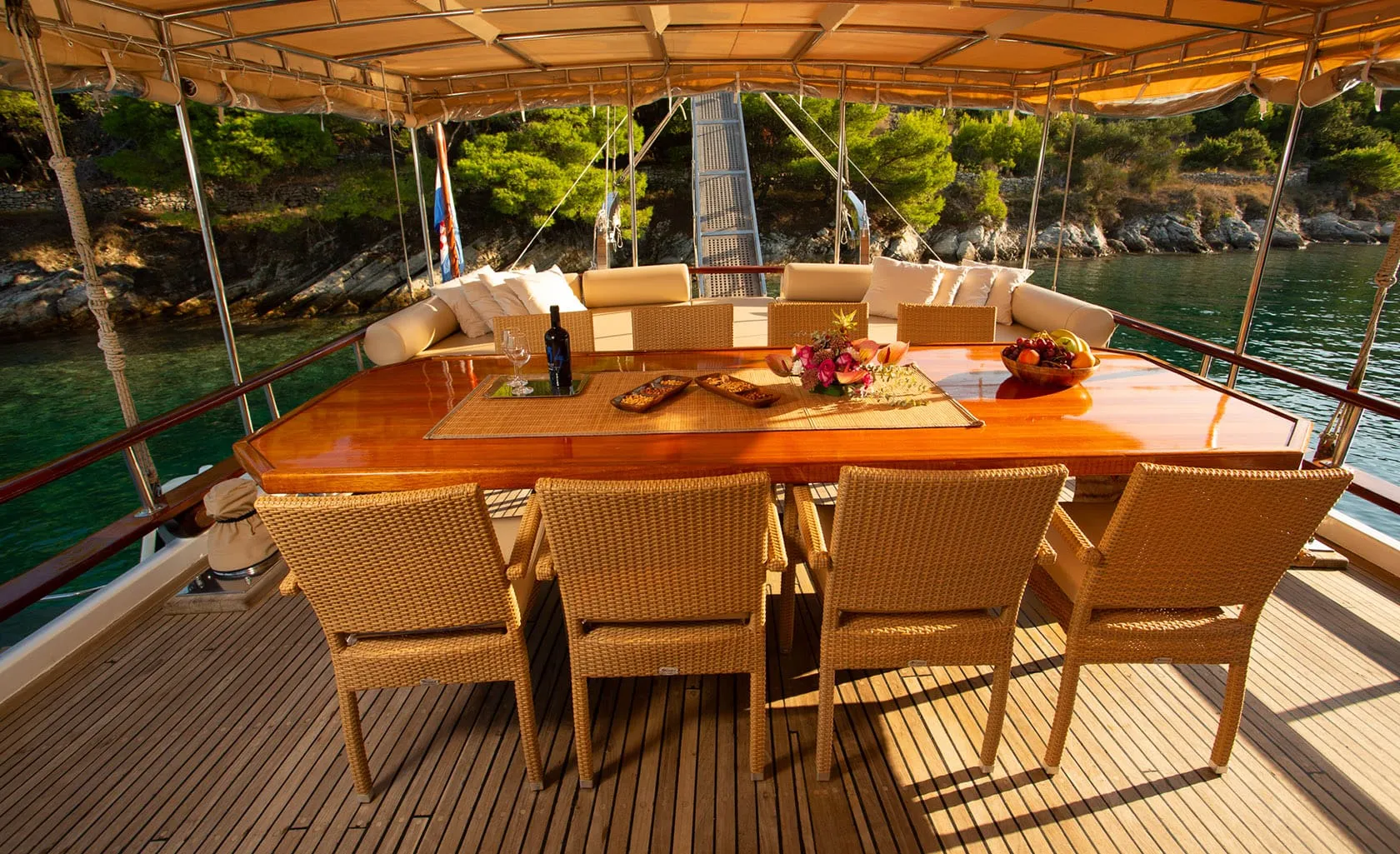 MALENA Dining area on Aft deck