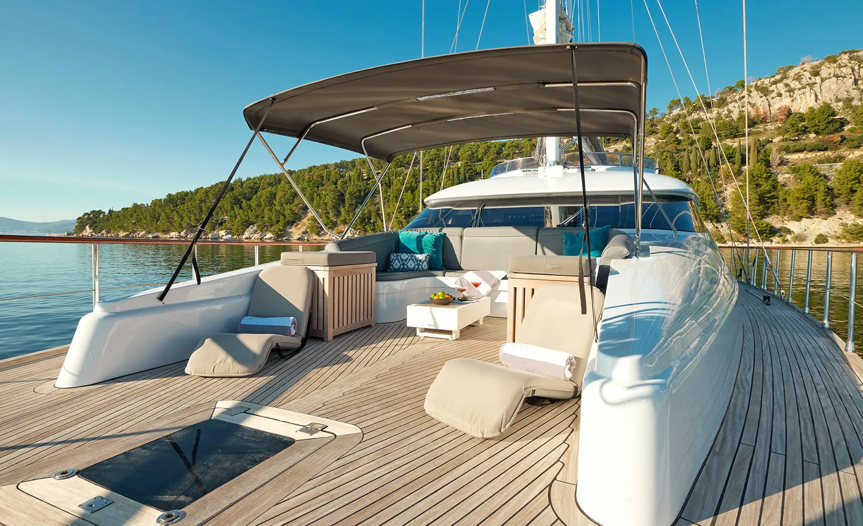 SAN LIMI Bow deck