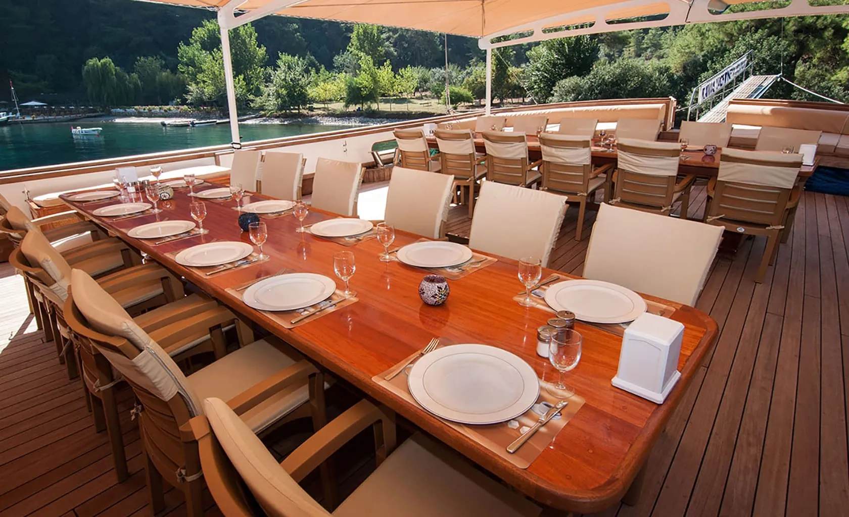 TERSANE 8 Dining area on Aft deck