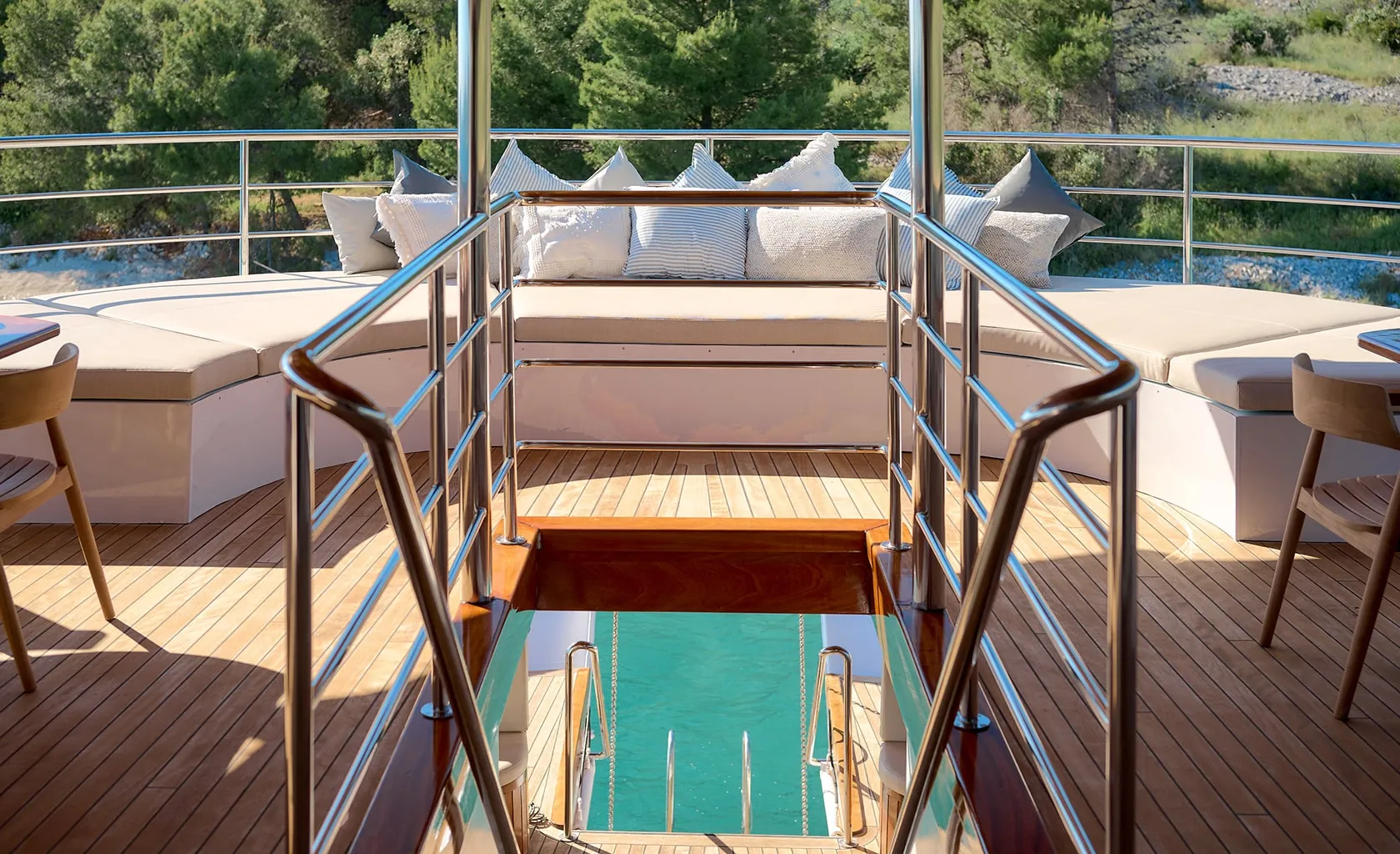 BELLEZZA Aft deck