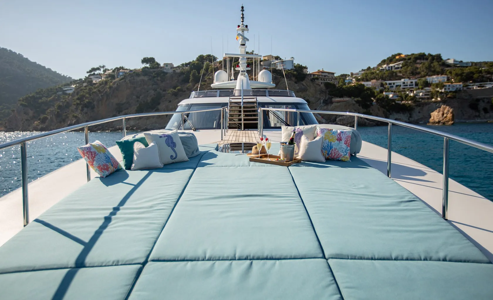 BENITA BLUE Bow deck