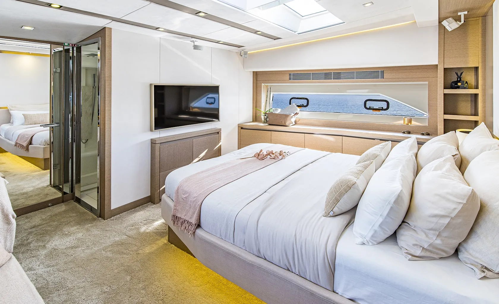 BLUE M Master cabin