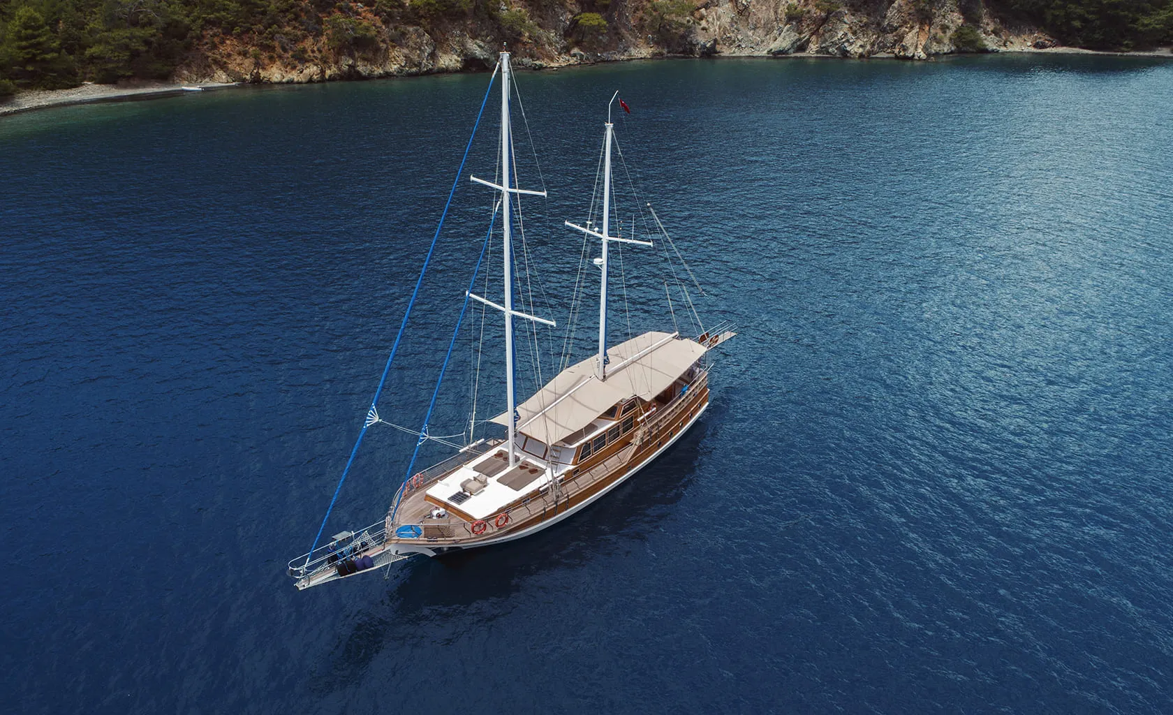 CEYLAN Anchored