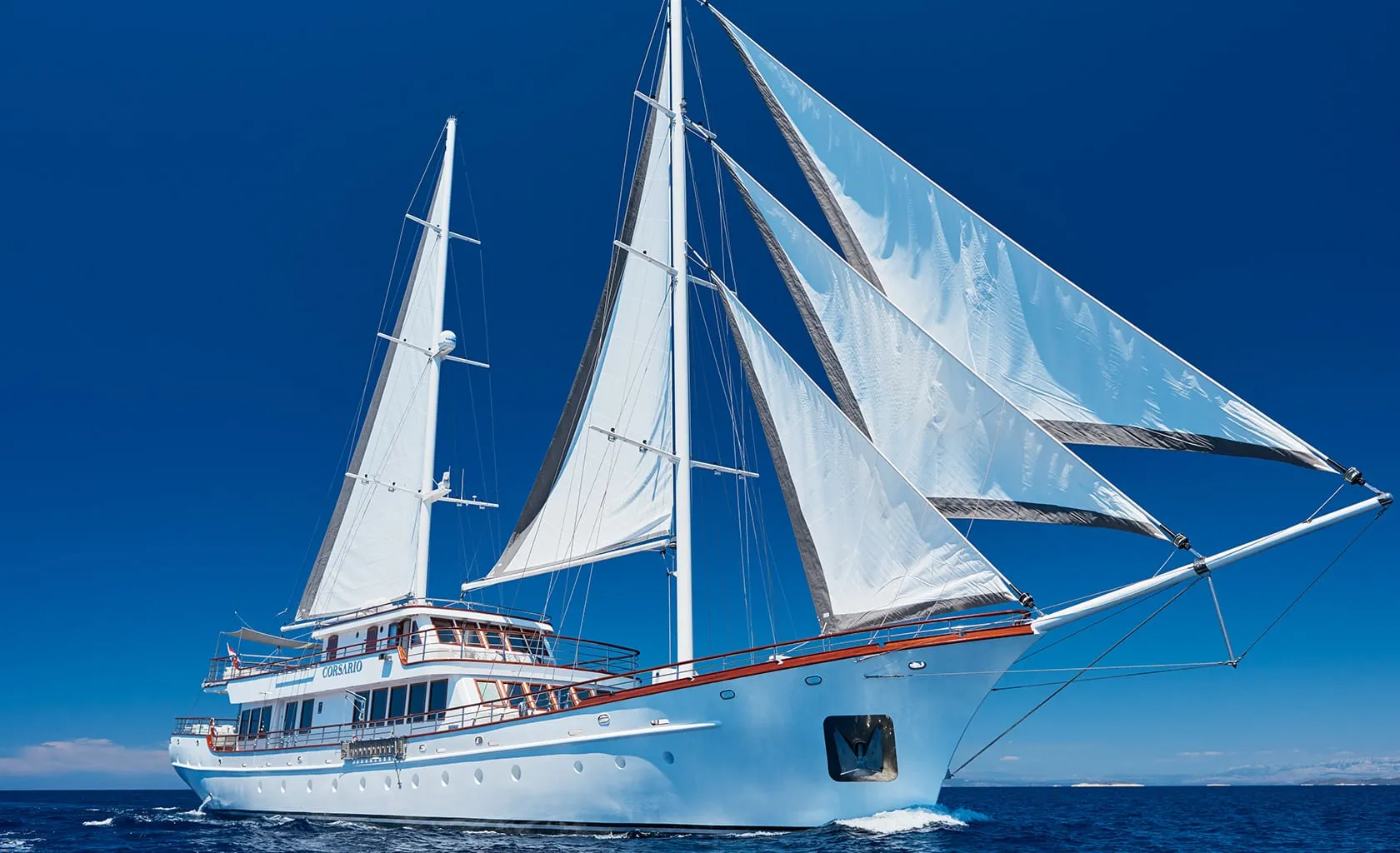 Sailing holidays on classic sailing boats, tall ships & luxury yachts