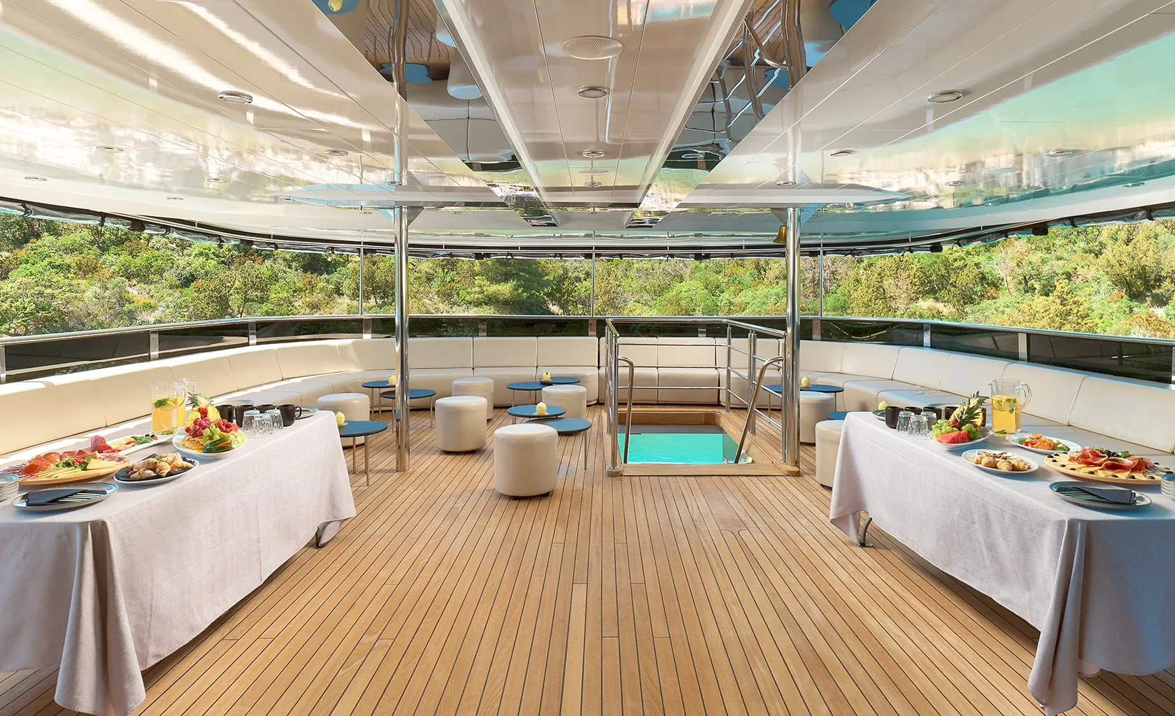 CRISTAL Aft deck