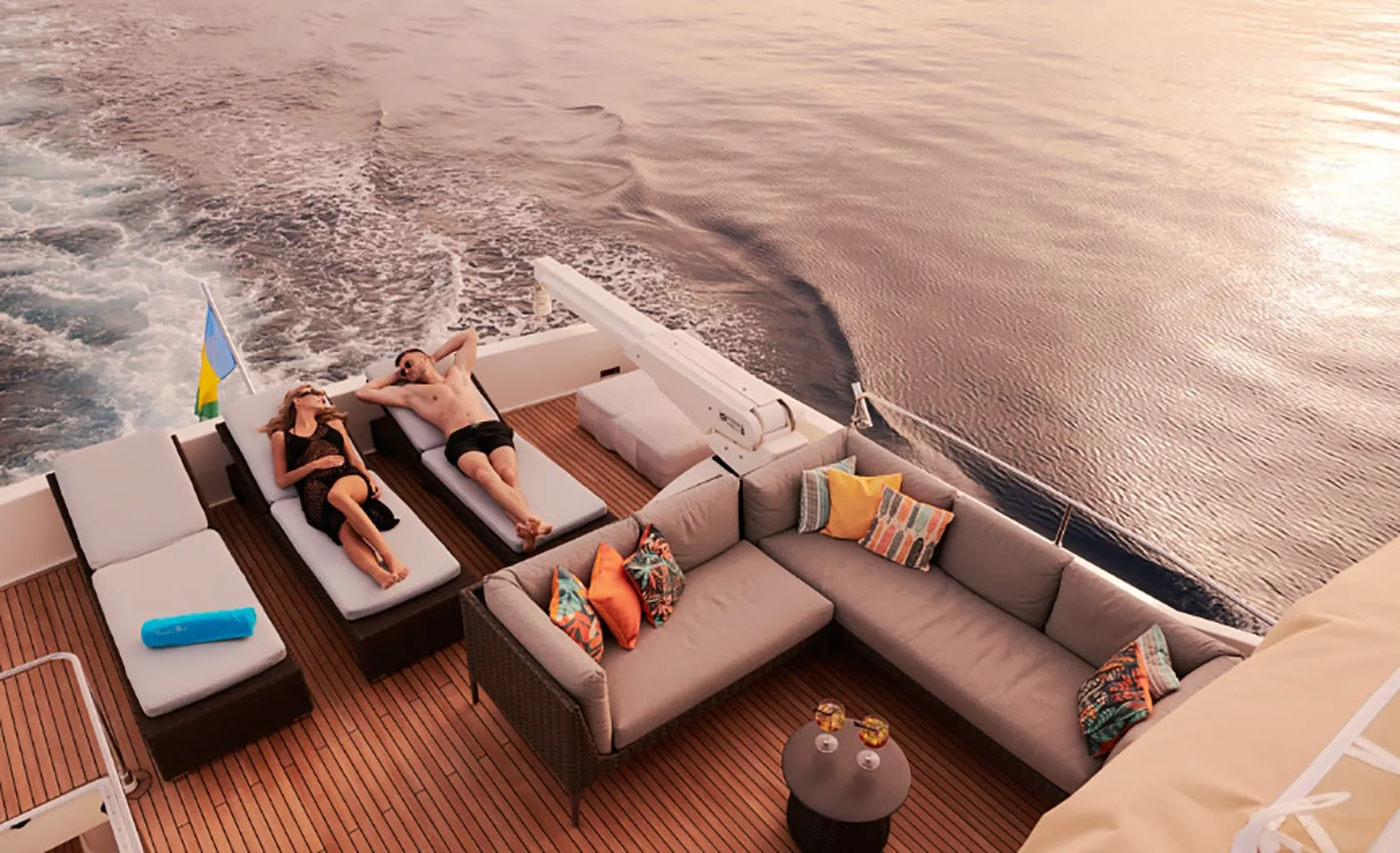 FRIENDS BOAT Lounge area