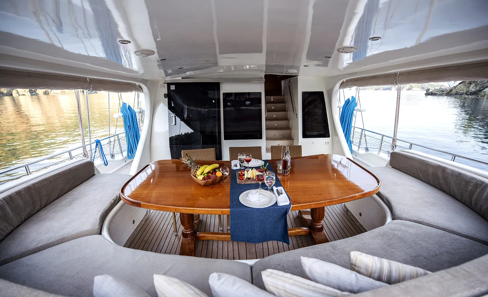 KAYHAN 4 Aft deck