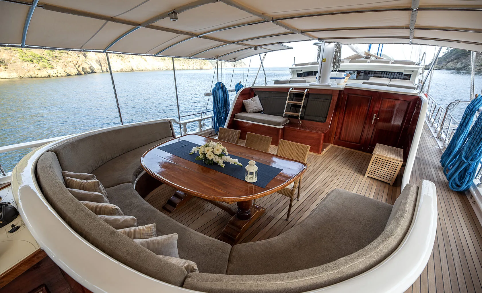 KAYHAN 5 Aft deck