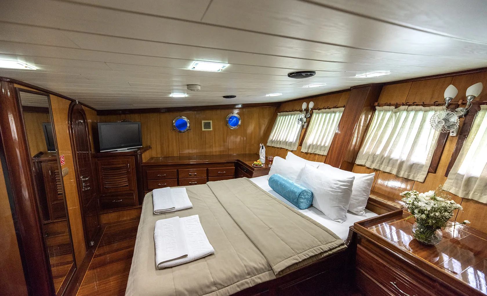 KAYHAN 8 Master cabin