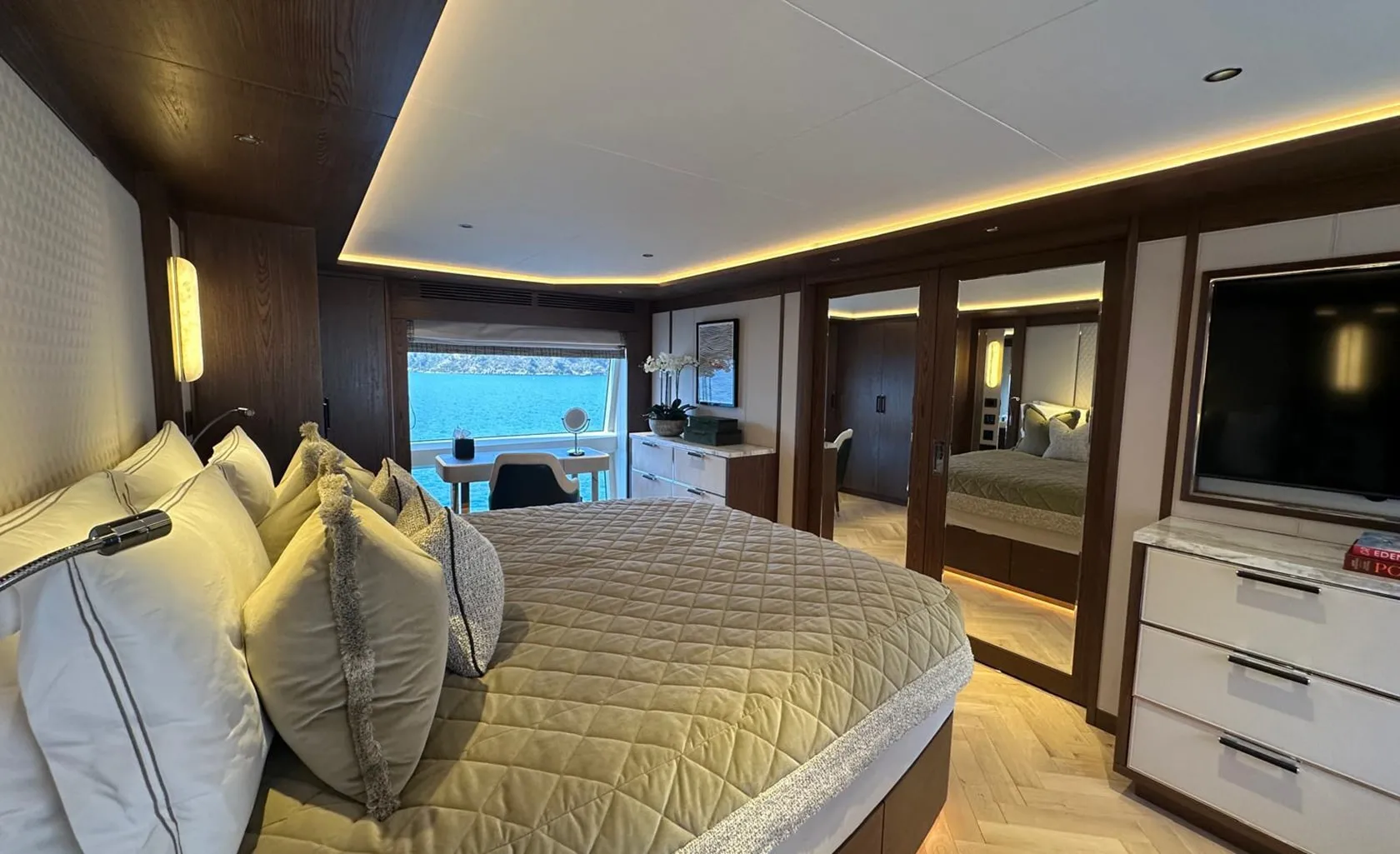 MAJERA Master cabin