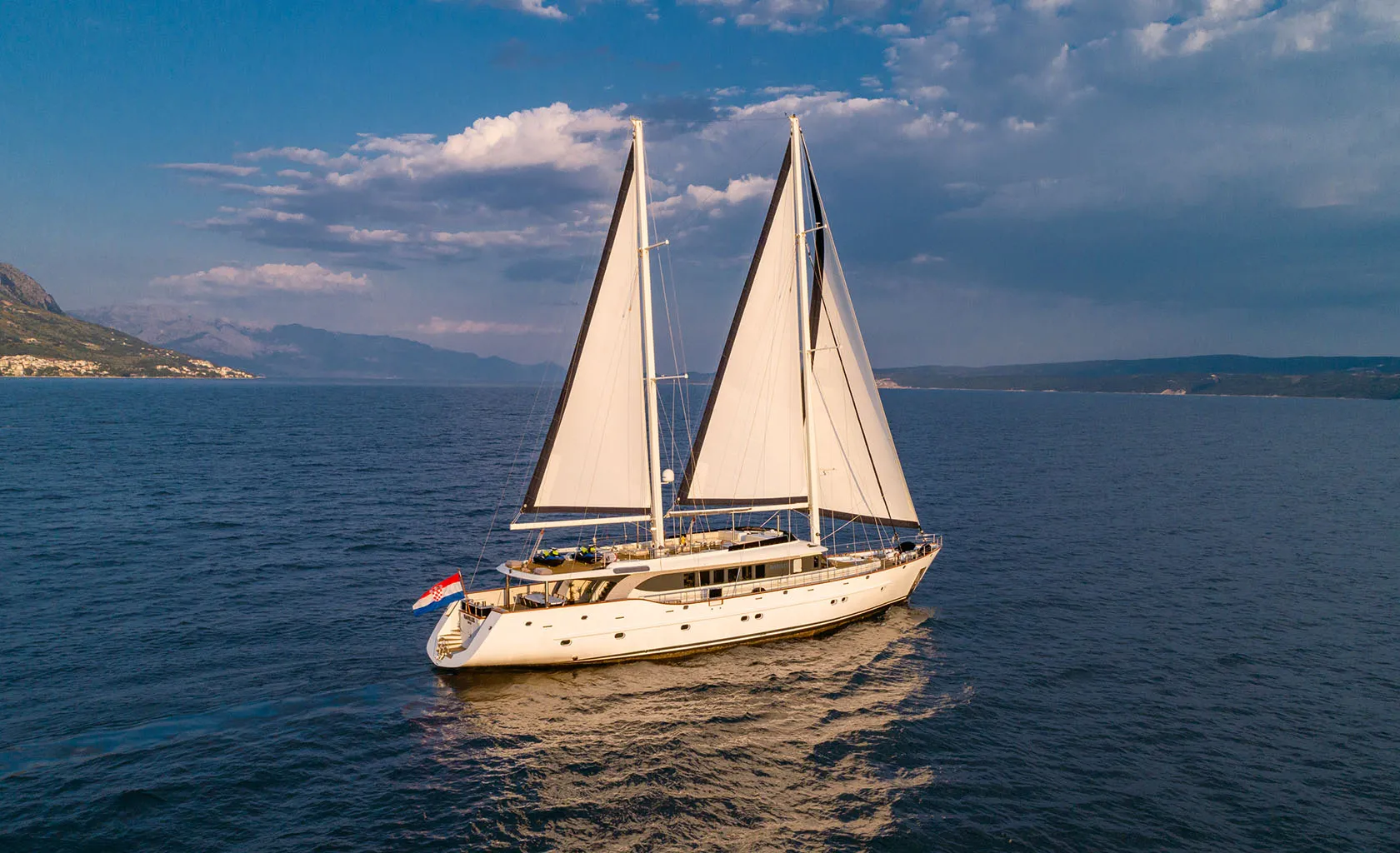 NAVILUX Sailing