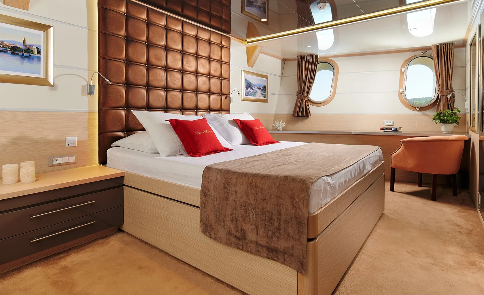 QUEEN ELEGANZA Double cabin