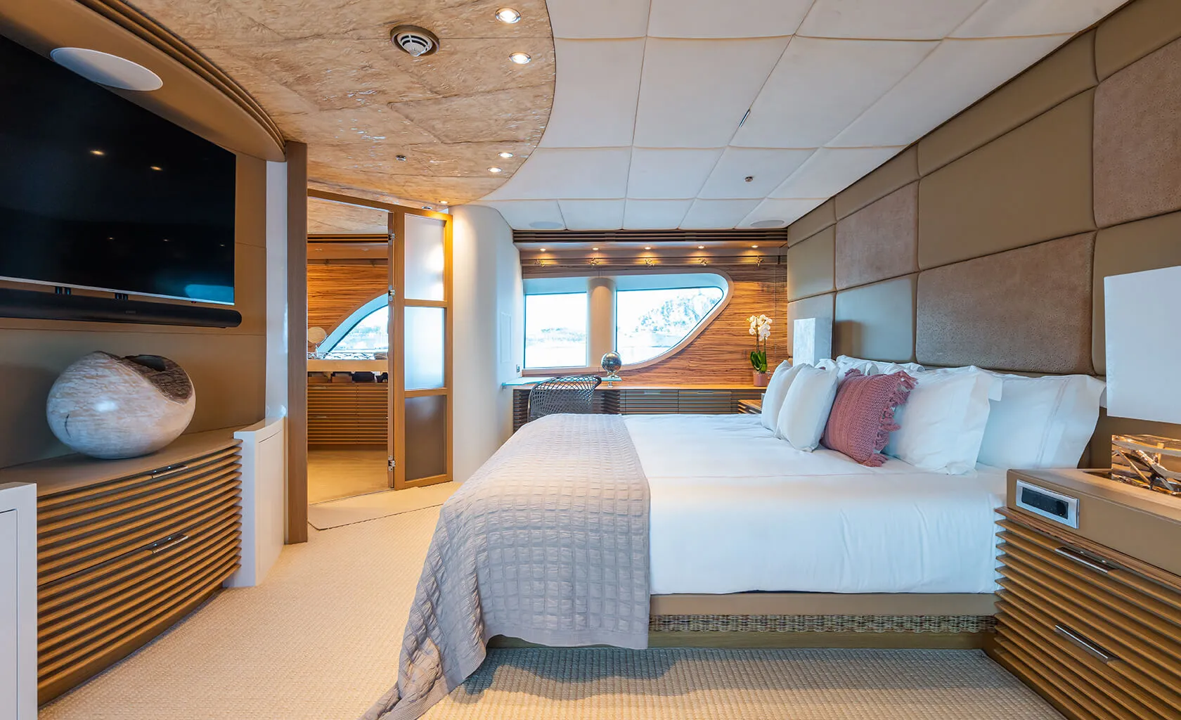 SERENITY Master cabin