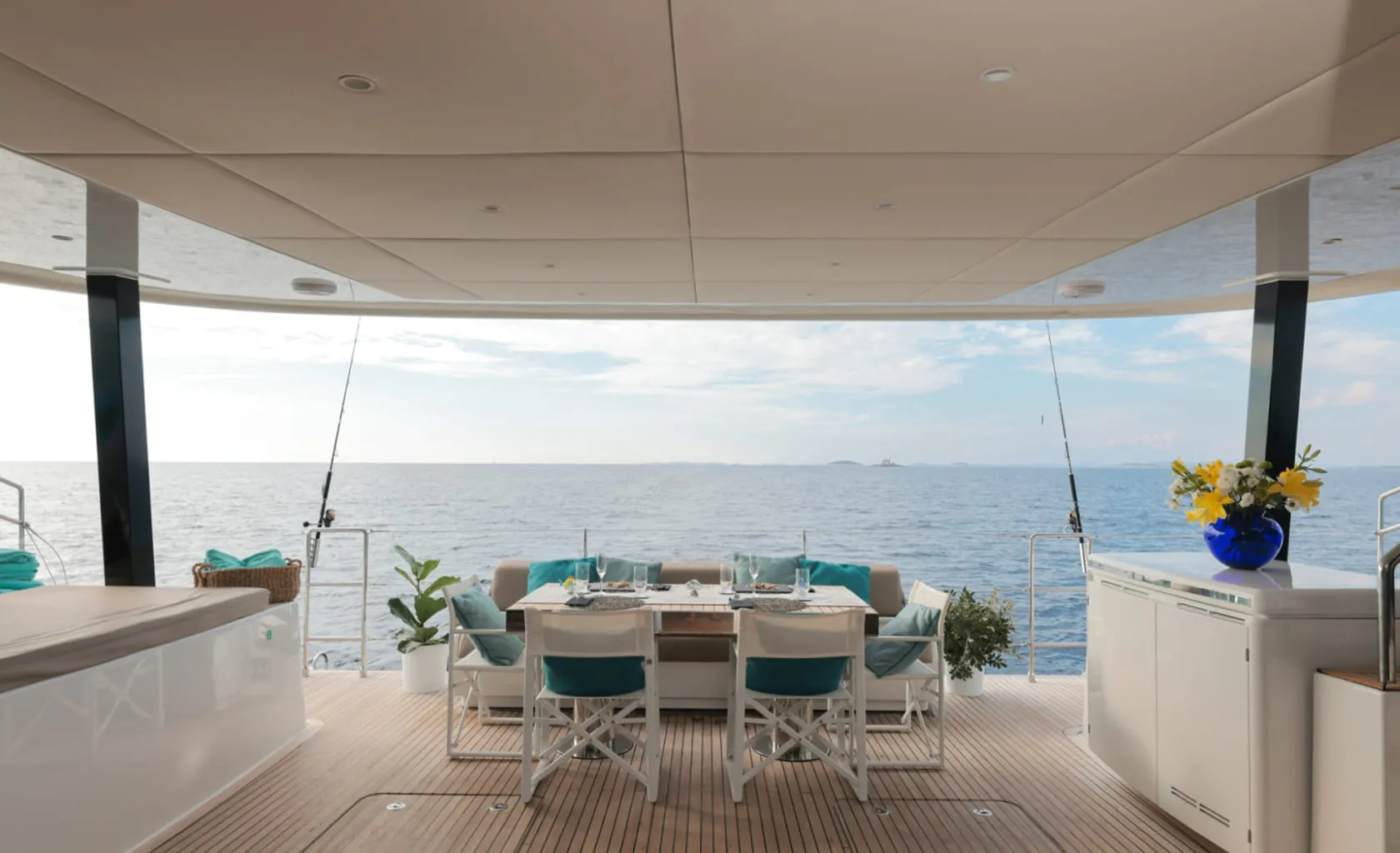 SINATA Aft deck