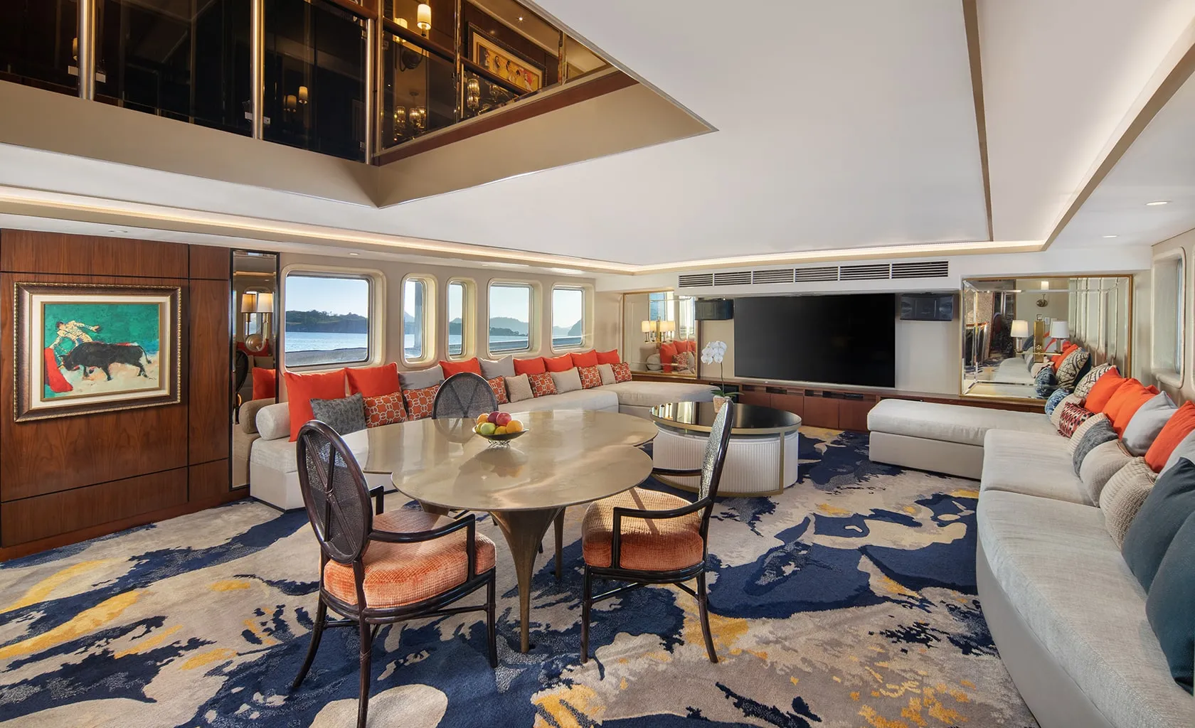 THE TRANS LUXURY YACHT Lounge area