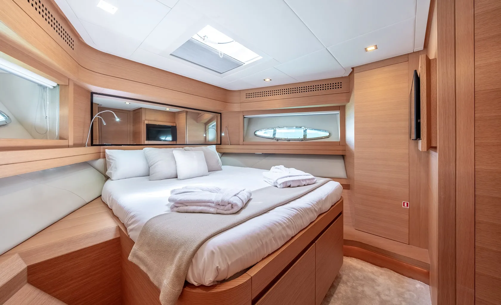 WAHOO Master cabin