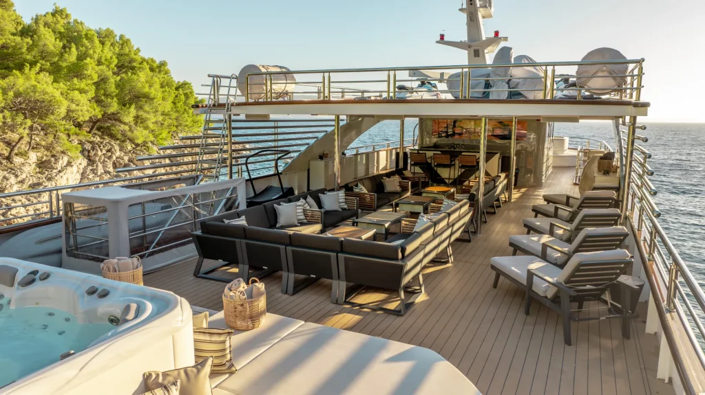 FREEDOM Sun deck