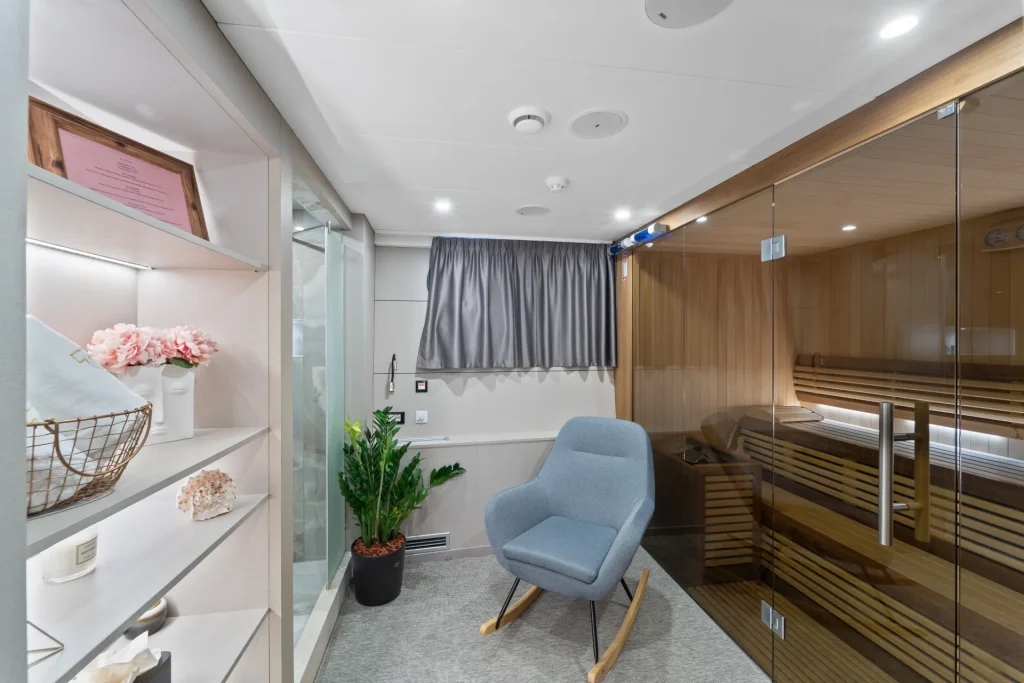 FREEDOM Sauna - Lower deck