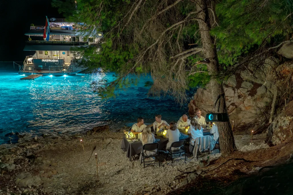 FREEDOM Beach dinner