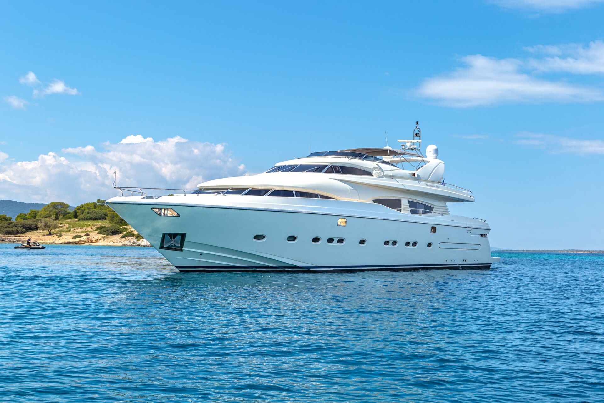 Yacht exterior image