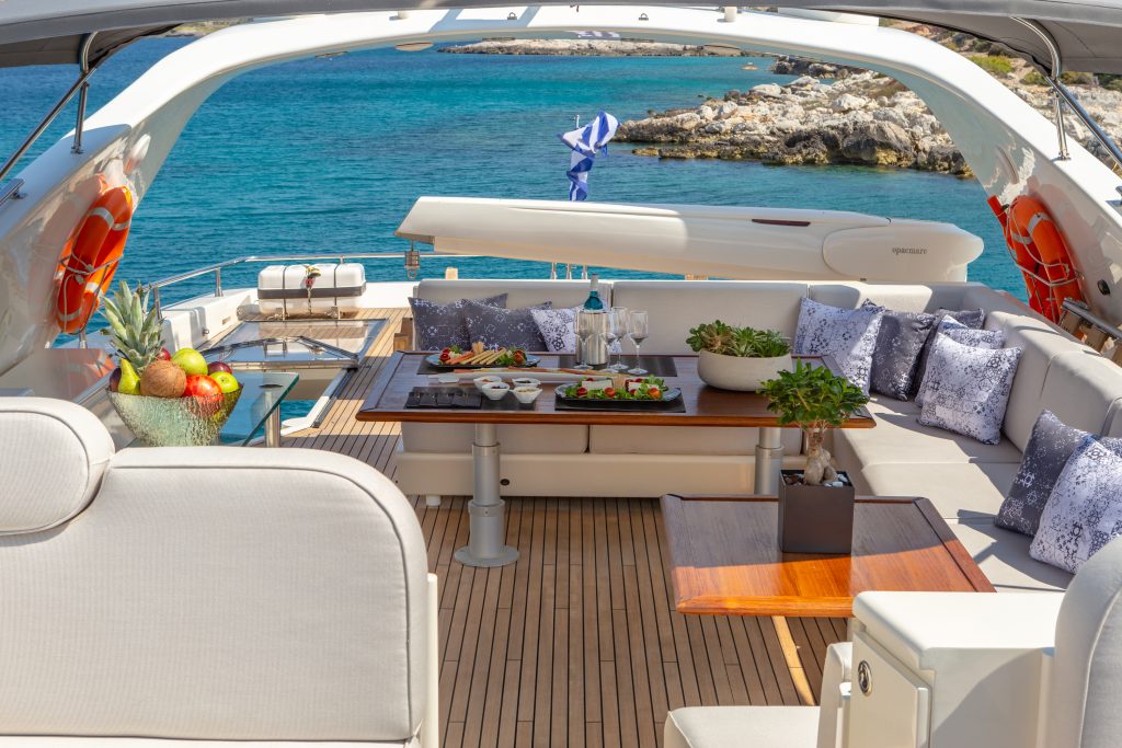 Yacht exterior image