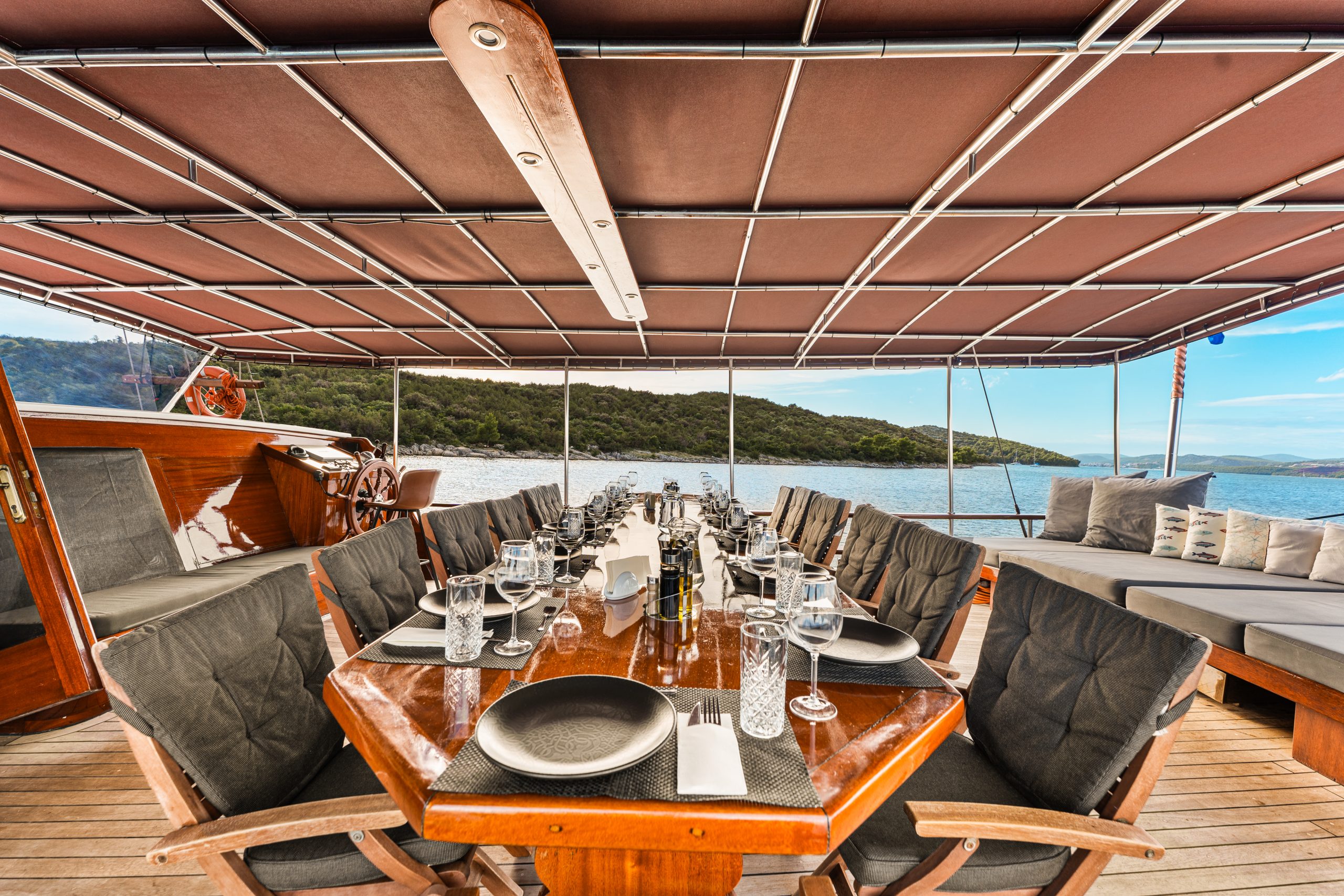 CROATIA Al fresco dinning - Aft deck
