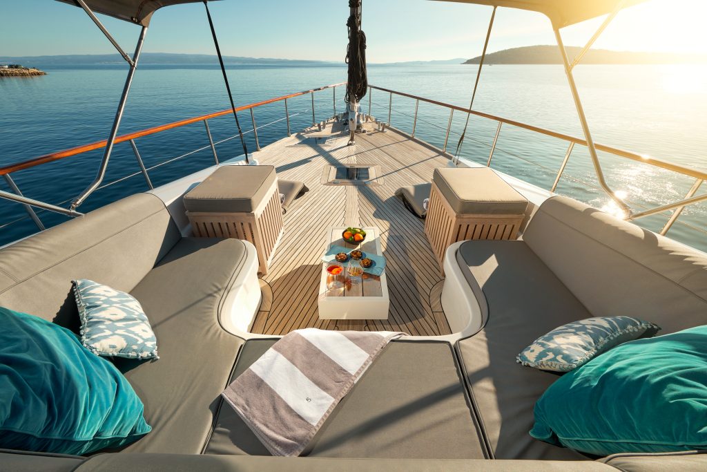 Yacht exterior image