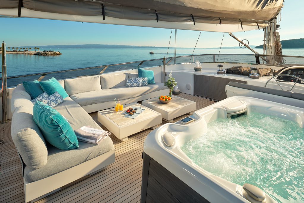 Yacht exterior image