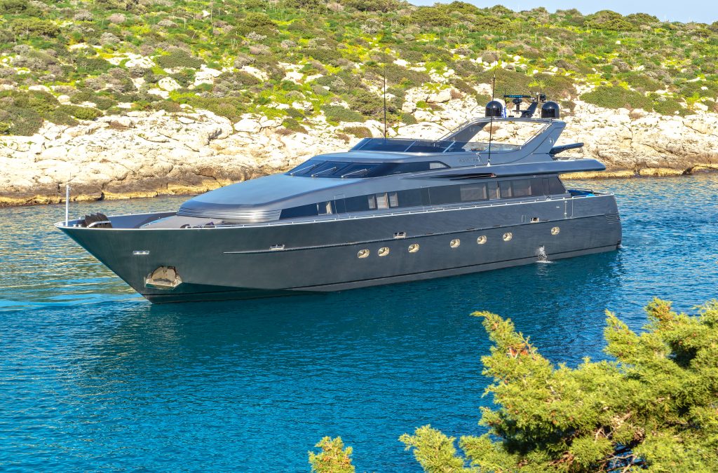 Yacht exterior image