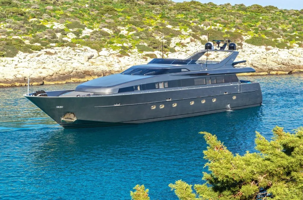 Yacht exterior image