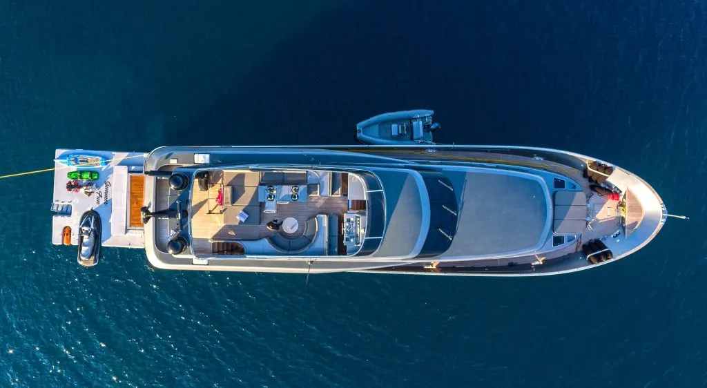 Yacht exterior image