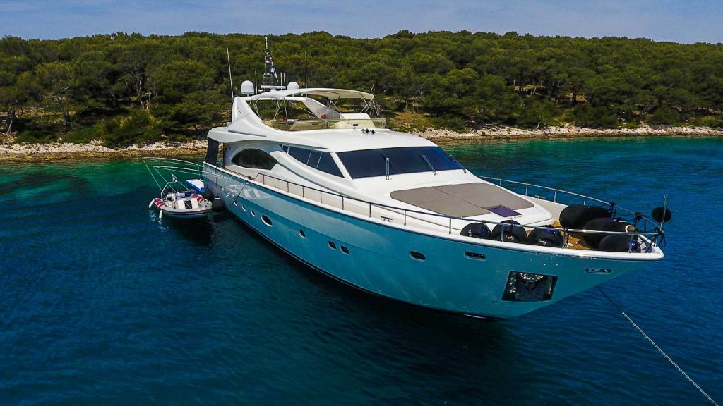 Yacht exterior image