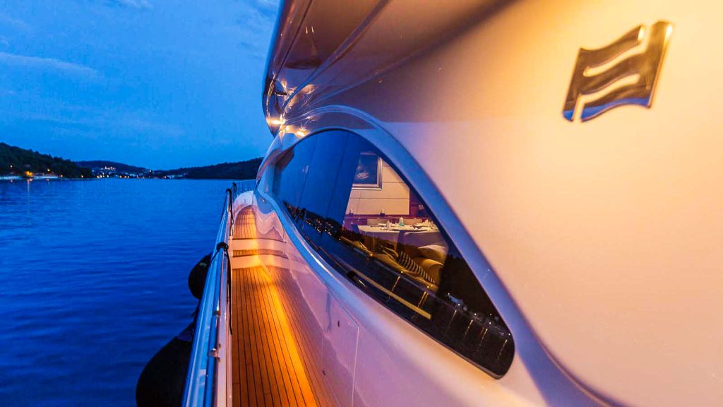 Yacht exterior image