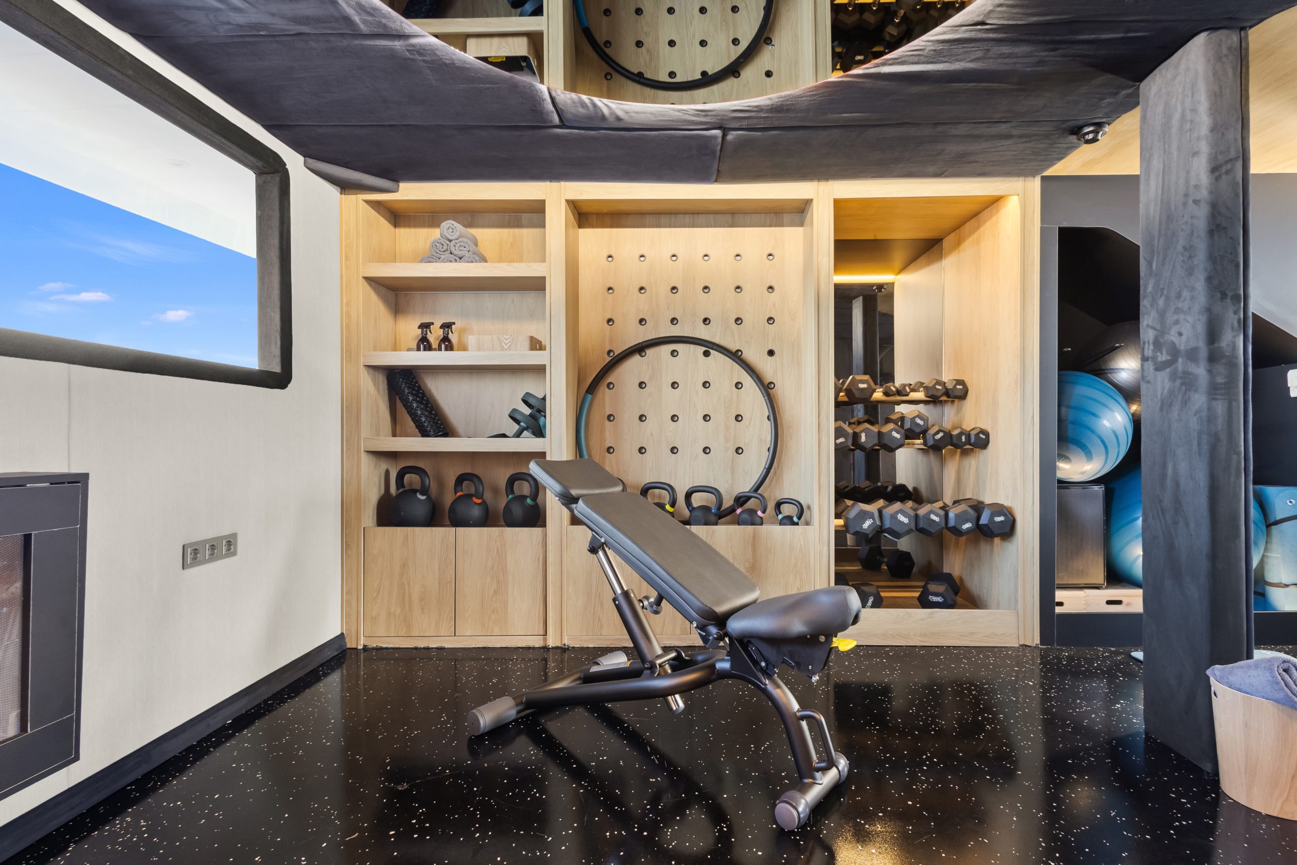 BELLA Gym - Upper deck