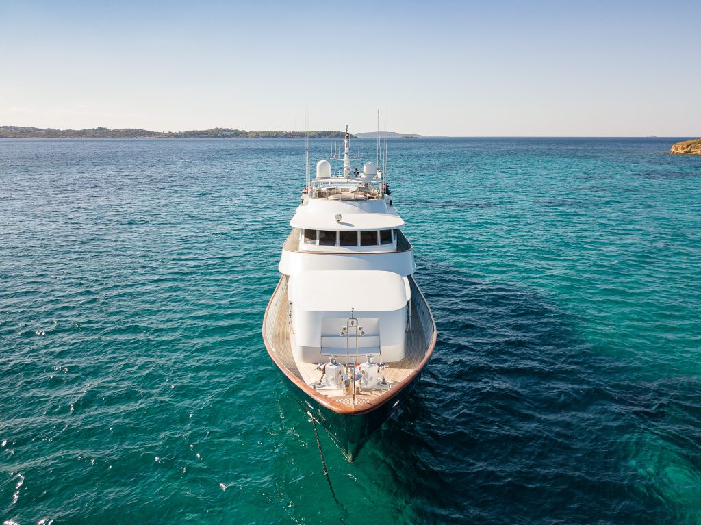 Yacht exterior image