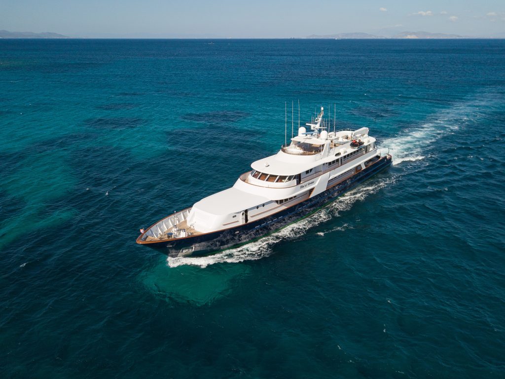 Yacht exterior image