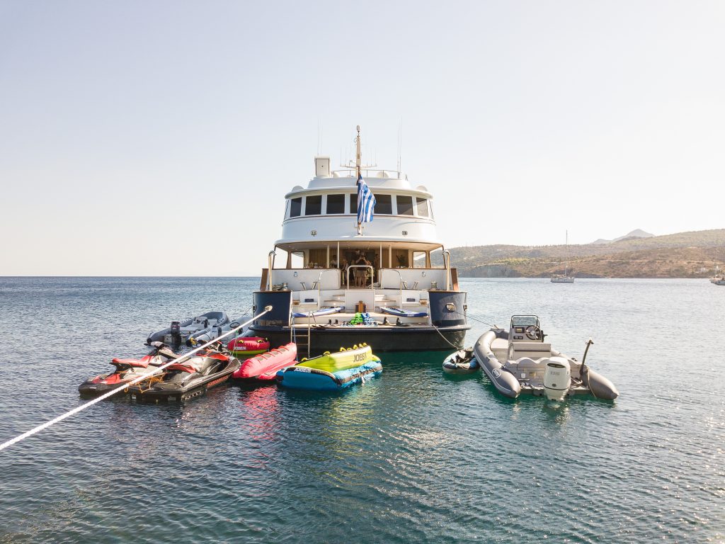 Yacht exterior image