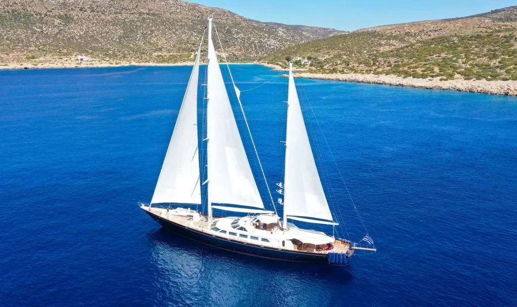 Yacht exterior image