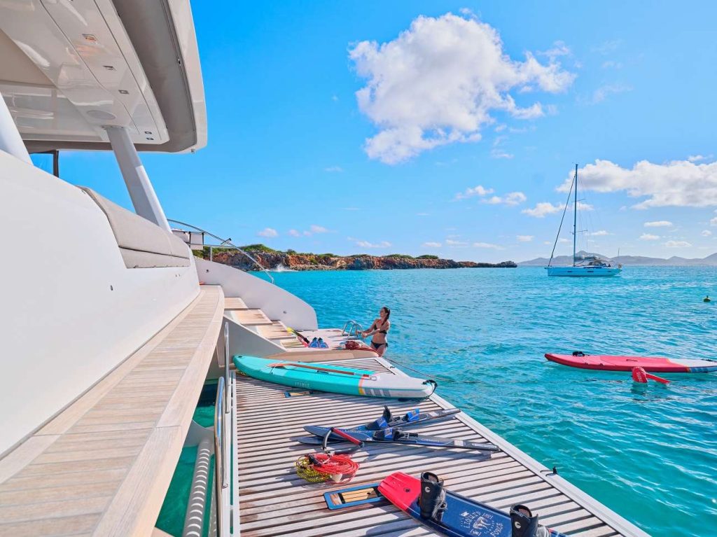 Yacht exterior image