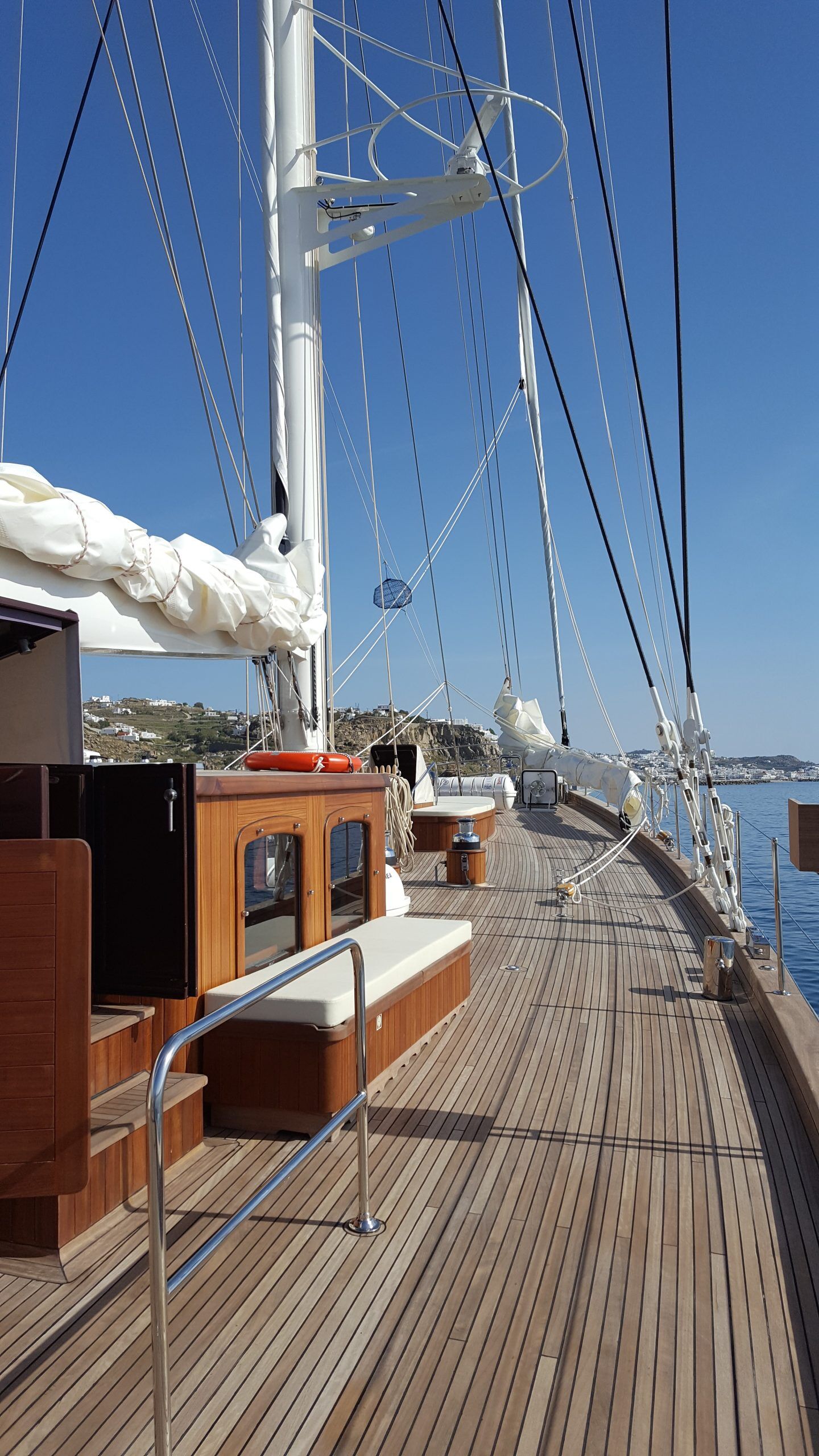 Yacht exterior image