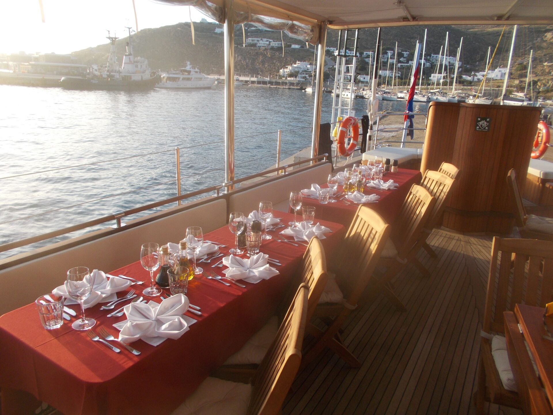 Yacht exterior image