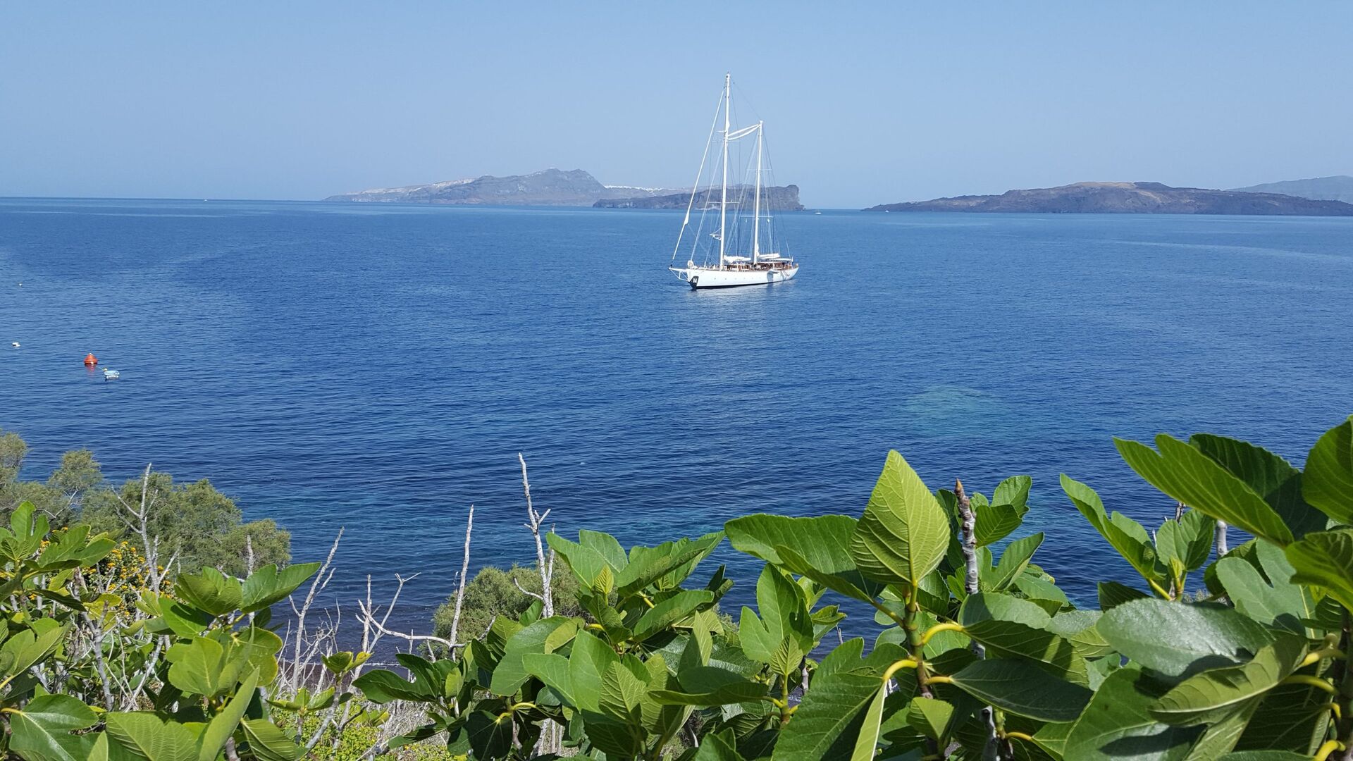 Yacht exterior image