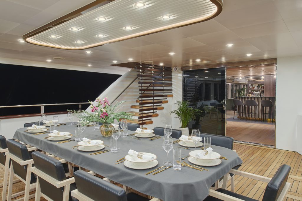 ANIMA MARIS Aft deck