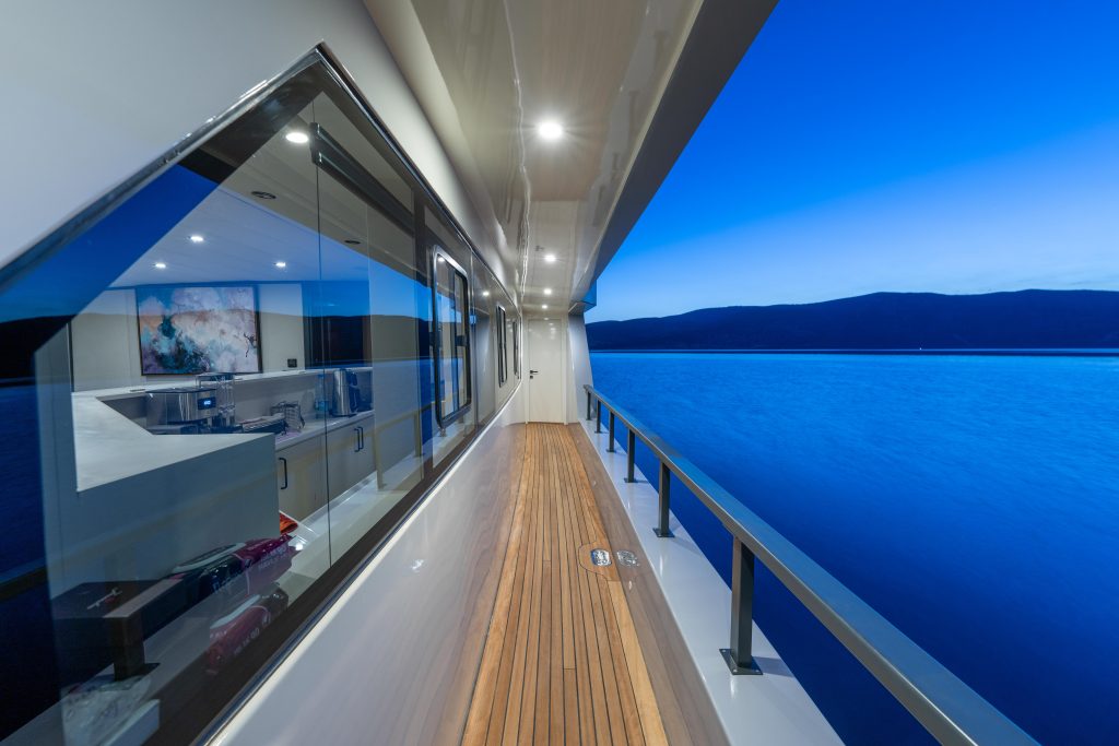 Yacht exterior image
